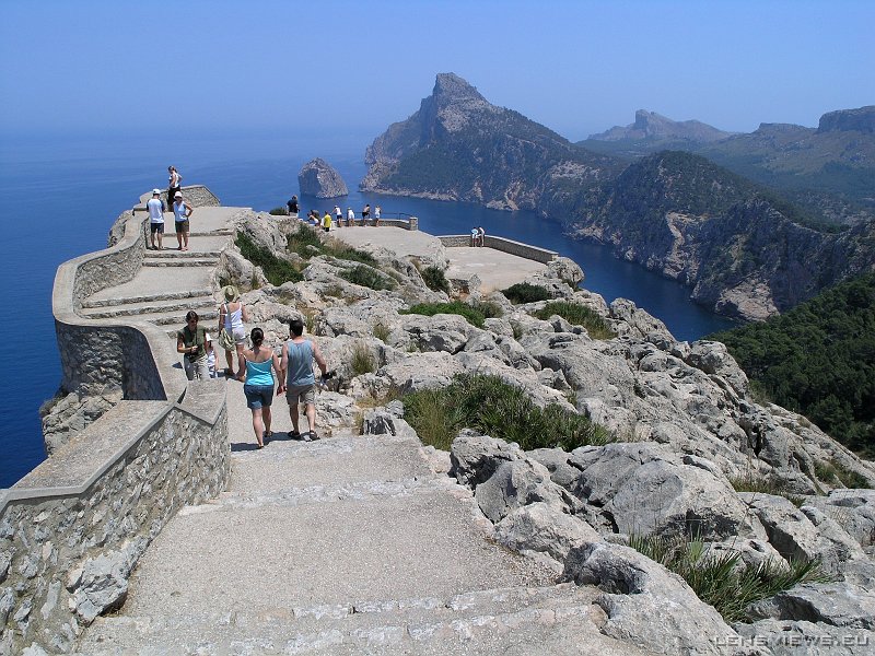 P6301359 OLYMPUS DIGITAL CAMERA         