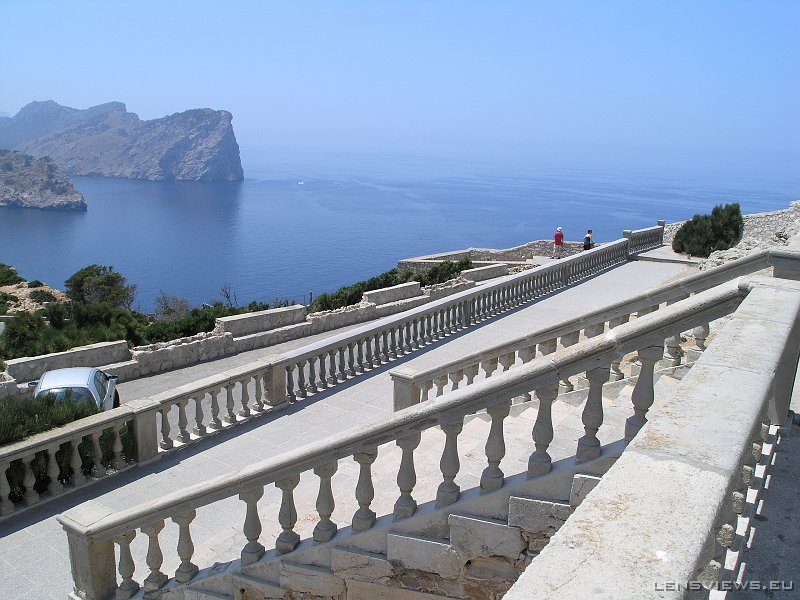 P6301389 OLYMPUS DIGITAL CAMERA         