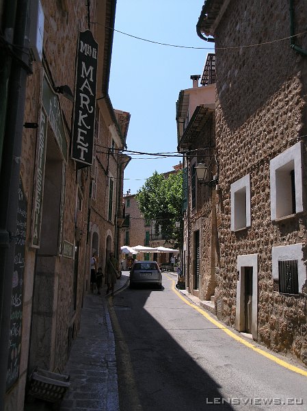 P7031624 OLYMPUS DIGITAL CAMERA         